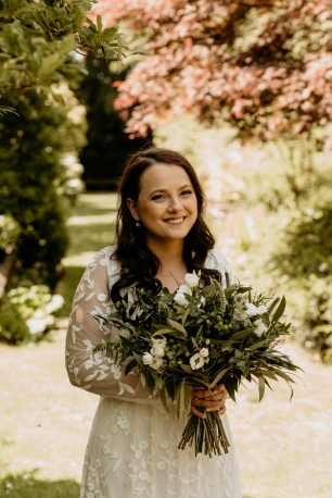 Wild rustic wedding bouquet